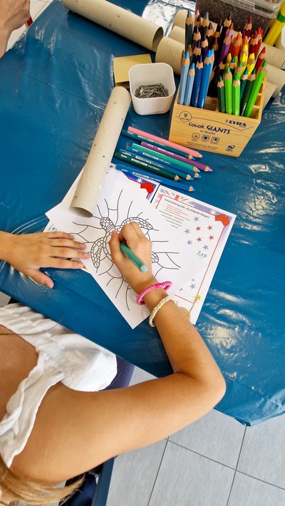 Kreativstationen beim Sommerfest Kreativstationen beim Sommerfest