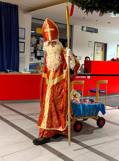 Nikolaus in der Rheuma-Kinderklinik