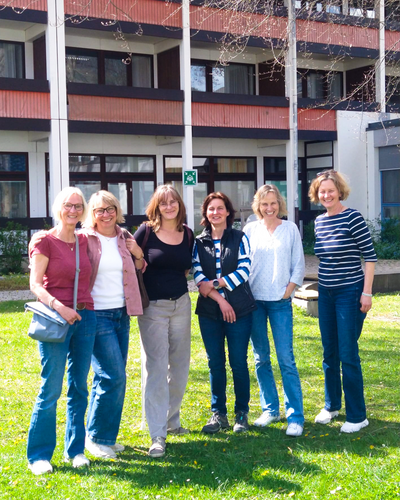 Gruppenbild im Klinikgarten Gruppenbild im Klinikgarten